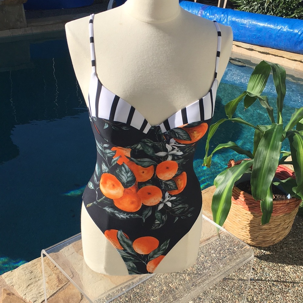 Cupshe NWT trendy fruit print swimsuit